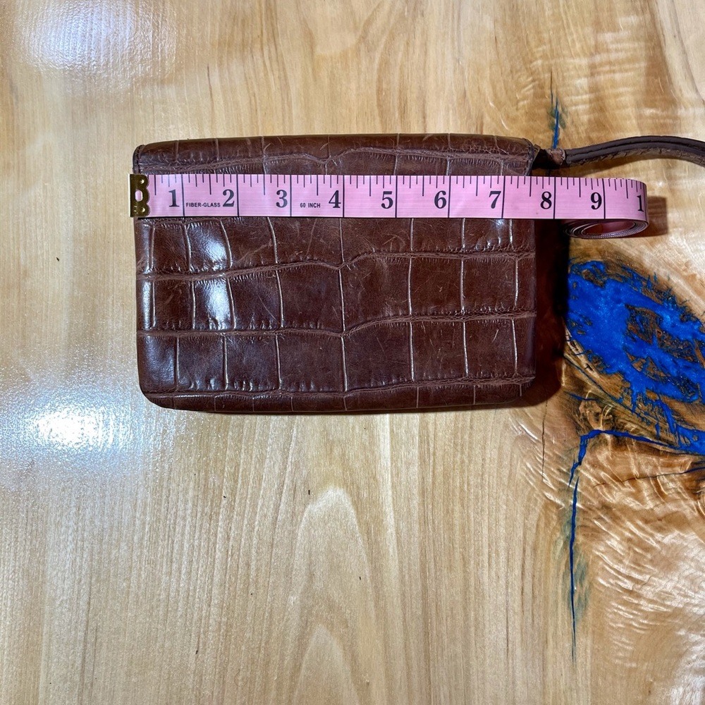 BROWN LEATHER KATE SPADE WRISTLET - Picture 10 of 11